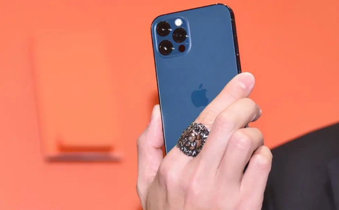 来凤苹果手机维修分享iPhone12系列重启方法教程 